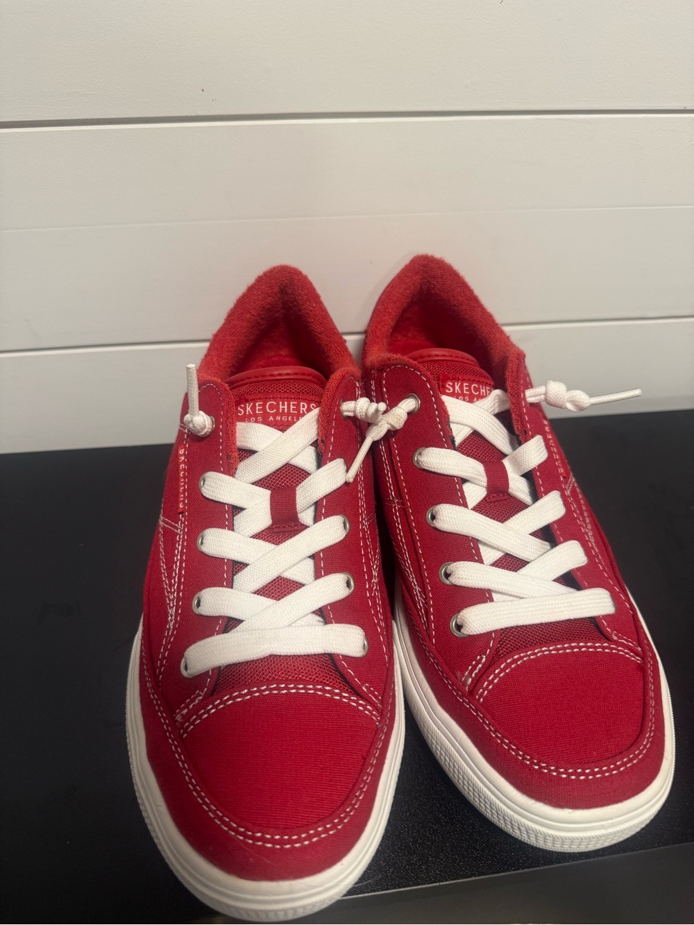 Women’s Skechers size 8.5 Red Canvas Lace-Up Sneakers